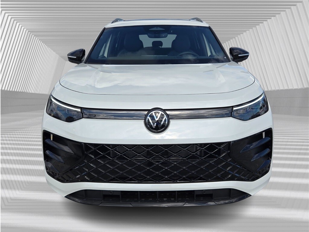 2026 Volkswagen Tiguan SE R-Line Black photo 3