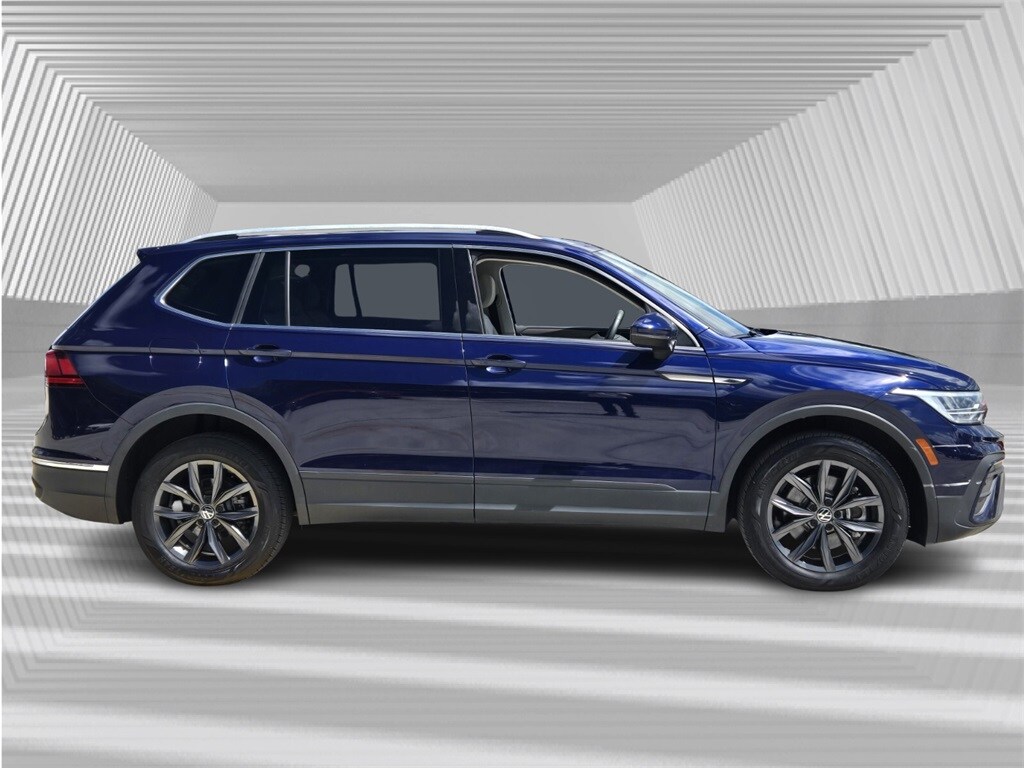 2022 Volkswagen Tiguan SE photo 2