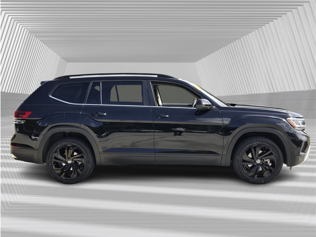 2023 Volkswagen Atlas V6 SE Technology photo 2