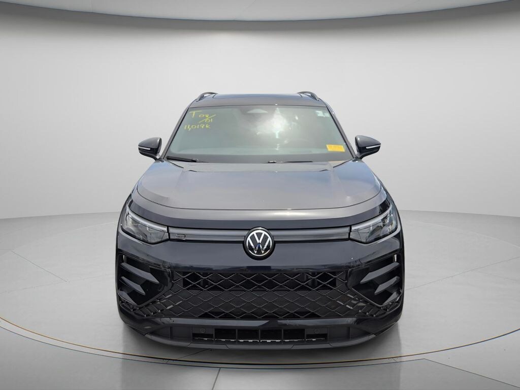 Used 2025 Volkswagen Tiguan 2.0T SE R-Line Black SUV