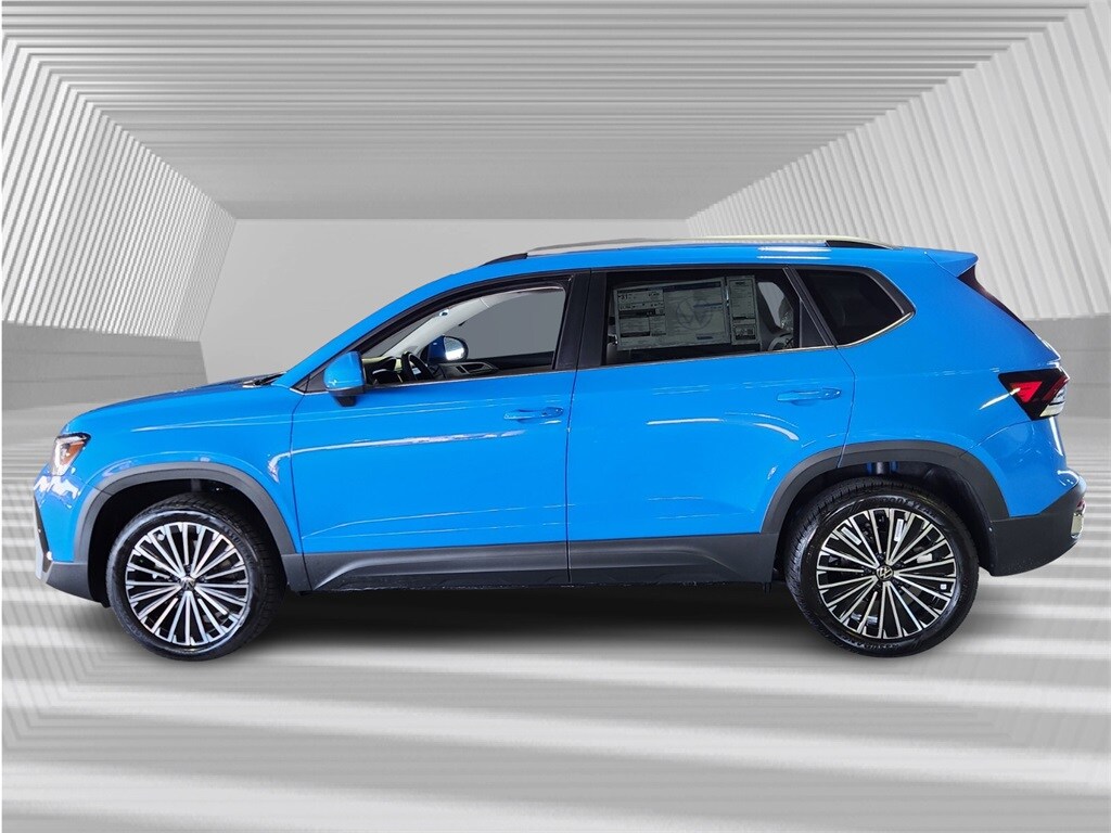 2025 Volkswagen Taos SE photo 2