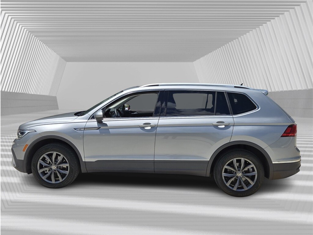 2022 Volkswagen Tiguan SE photo 3