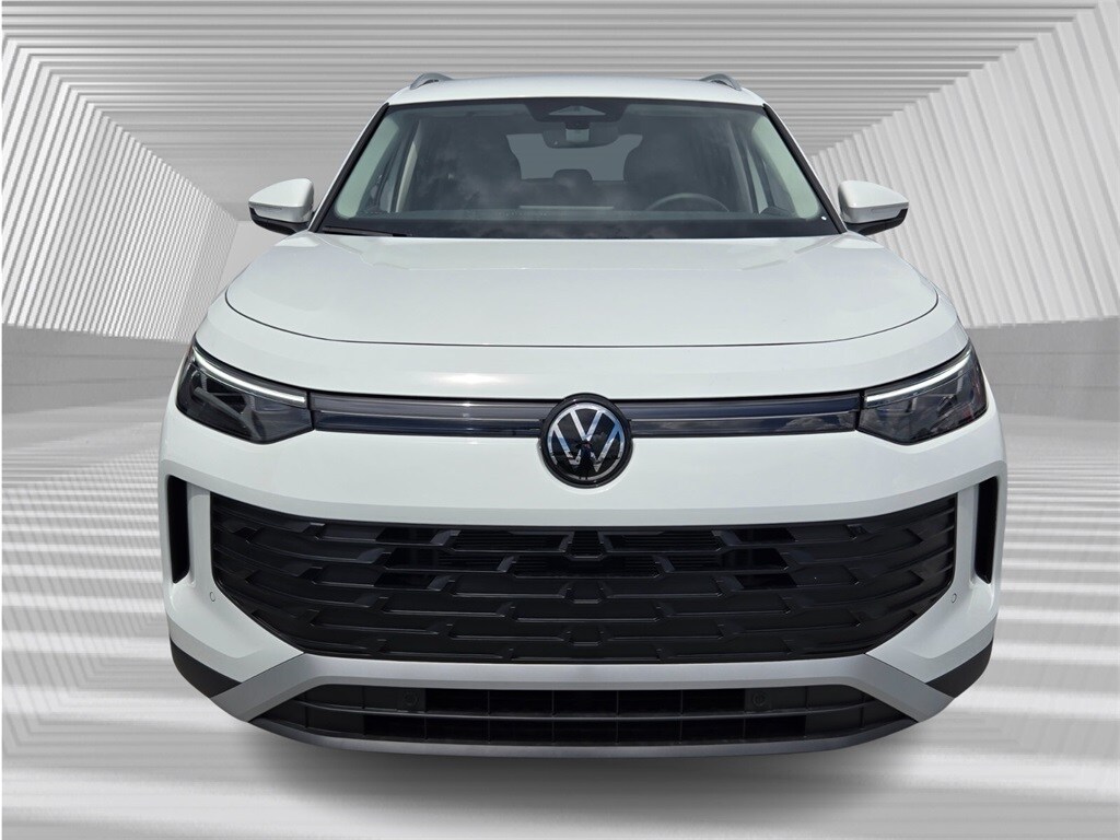 2025 Volkswagen Tiguan SE photo 2