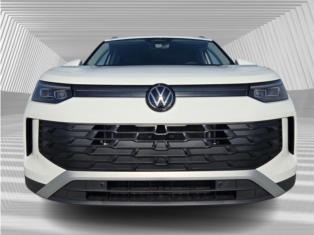 2026 Volkswagen Tiguan SE photo 3