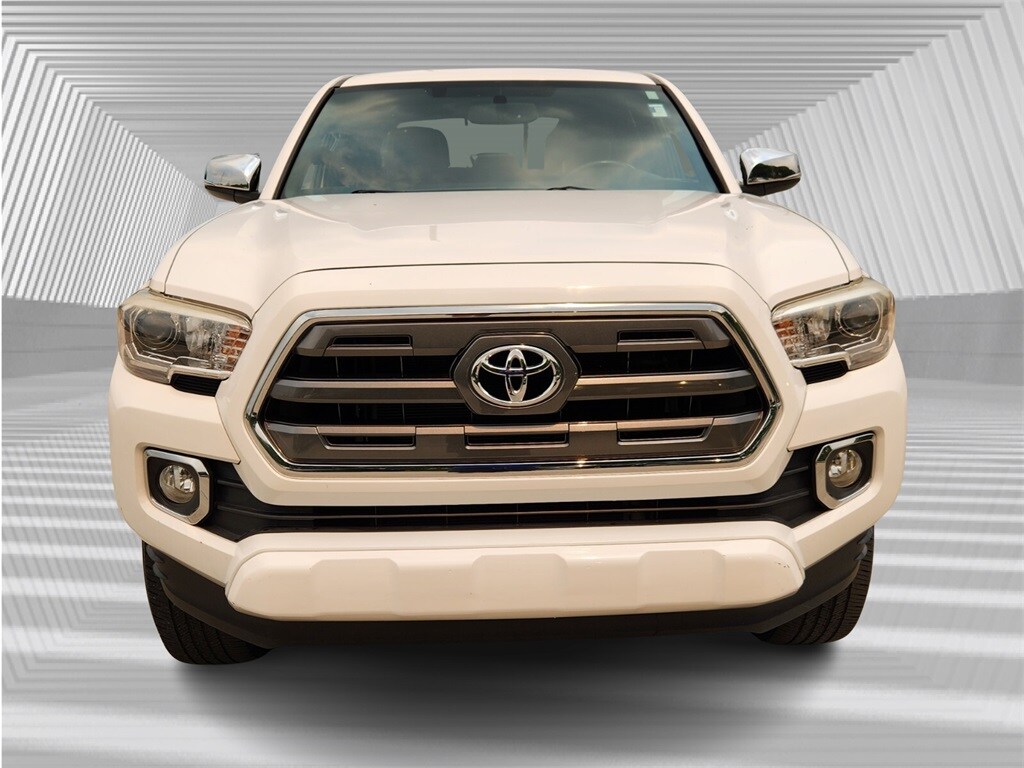 2017 Toyota Tacoma Limited V6 photo 4