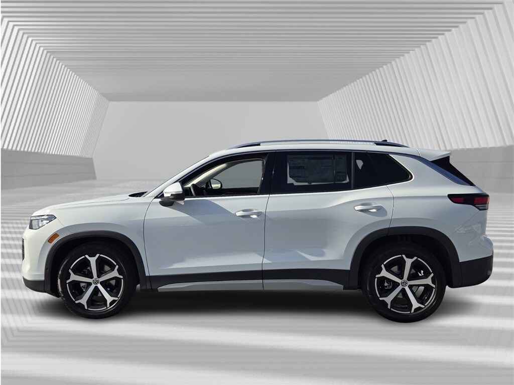 2026 Volkswagen Tiguan SE photo 2