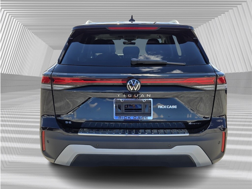 2026 Volkswagen Tiguan SE photo 4