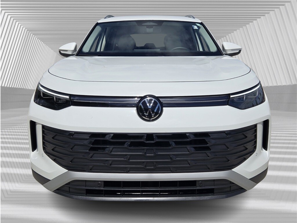 2025 Volkswagen Tiguan SE photo 4