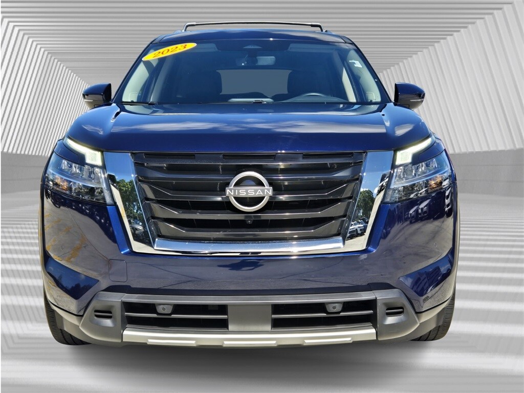 2023 Nissan Pathfinder SL photo 4