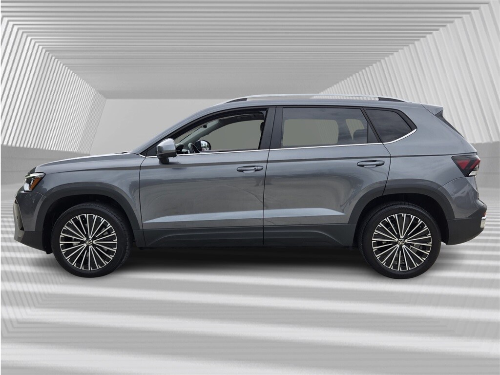 2025 Volkswagen Taos SE photo 2