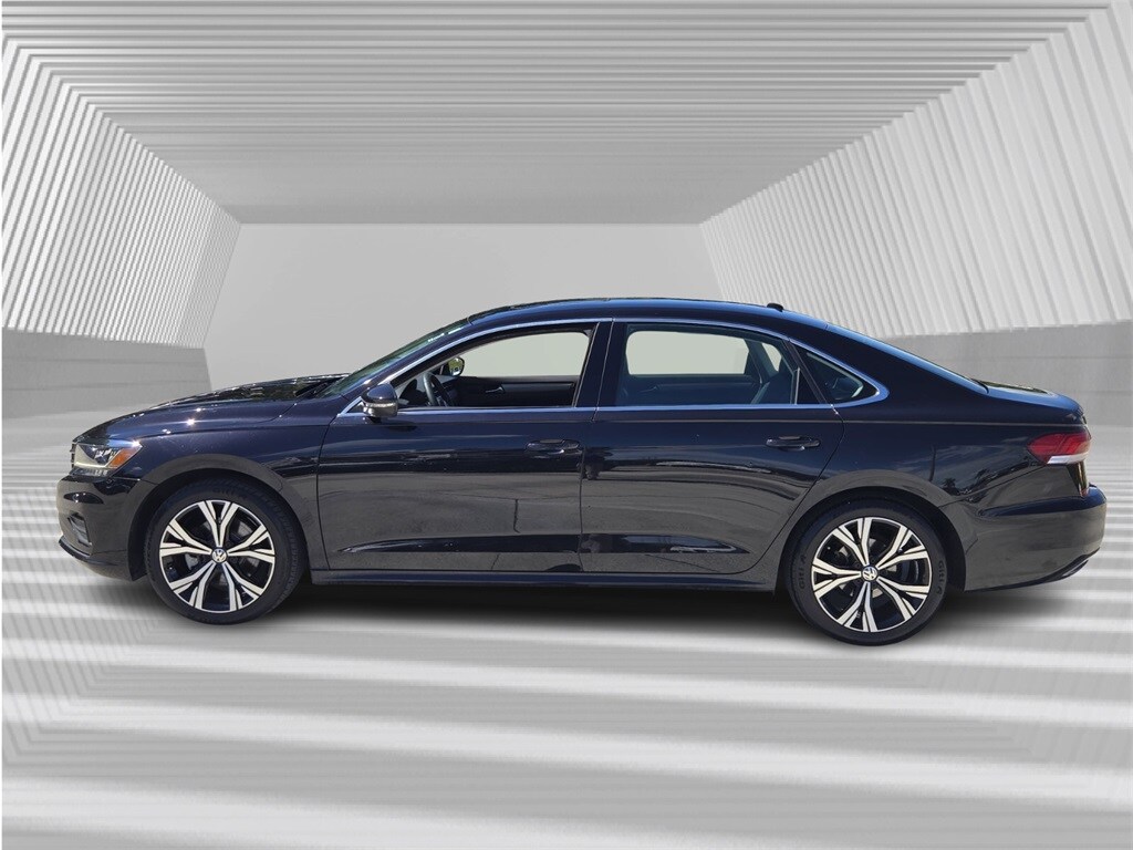 2022 Volkswagen Passat 2.0T SE photo 3