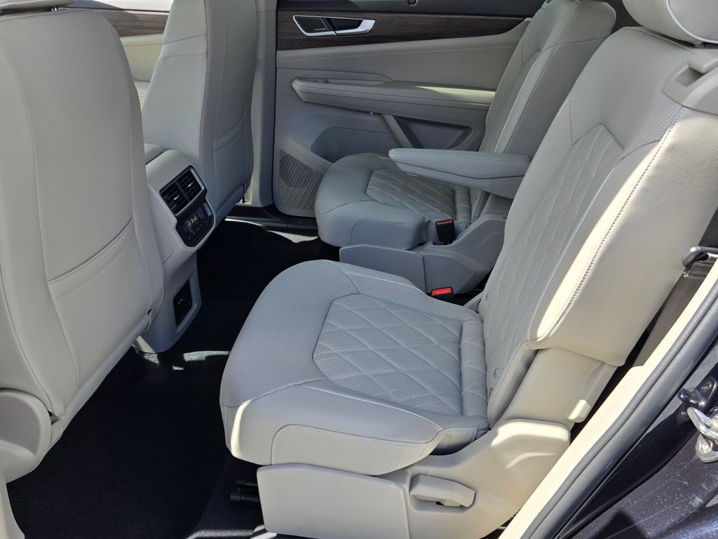 2026 Volkswagen Atlas SEL Premium R-Line - Photo 7