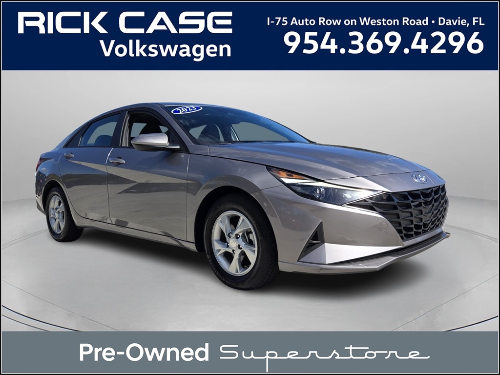 2023 Hyundai Elantra SE's photo