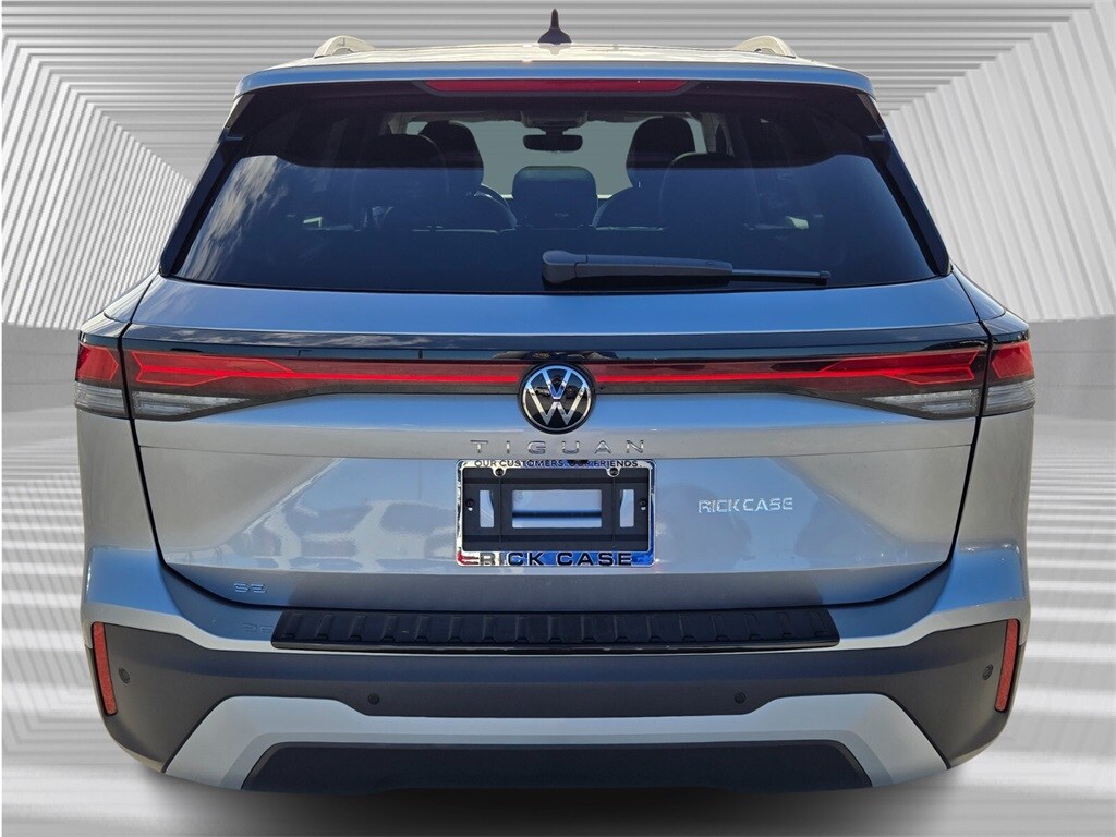 2026 Volkswagen Tiguan SE photo 4