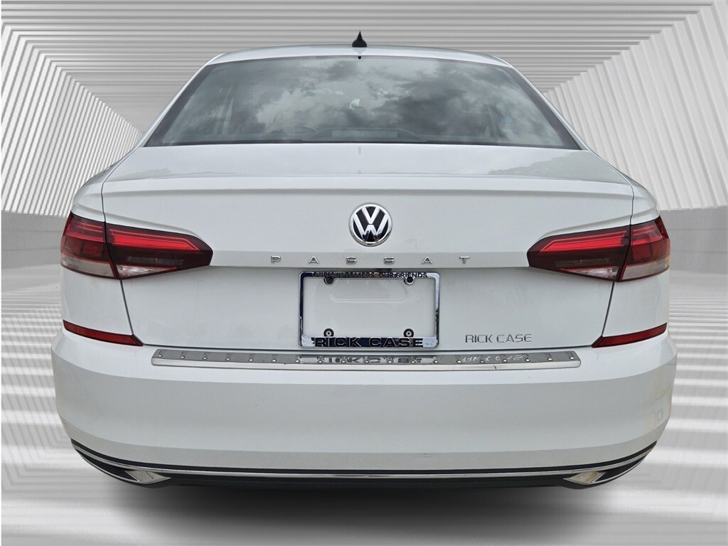 2022 Volkswagen Passat 2.0T SE photo 4