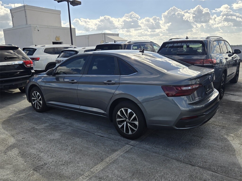 2023 Volkswagen Jetta 1.5T S photo 3