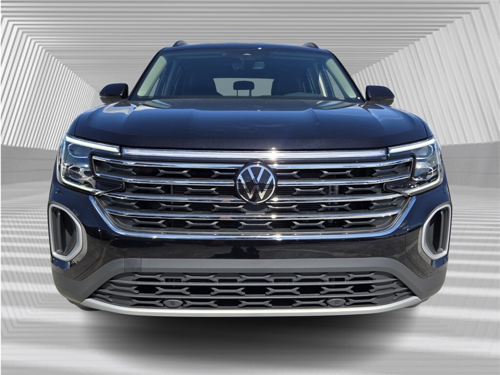 2026 Volkswagen Atlas SE photo 2
