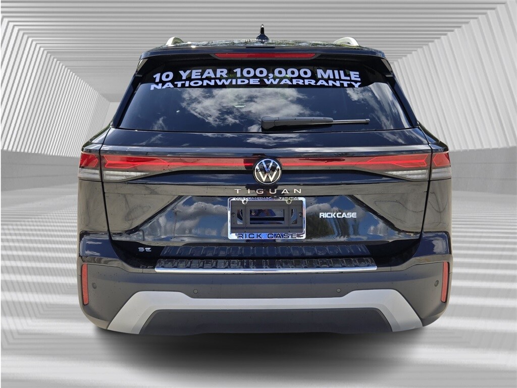 2026 Volkswagen Tiguan SE photo 3