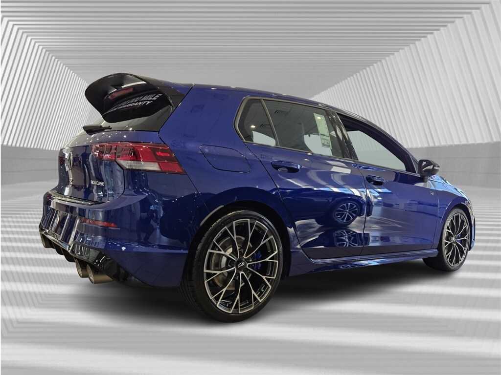 2026 Volkswagen Golf R 2.0 TSI photo 4