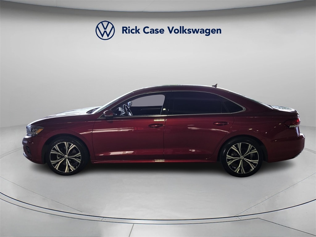 Used 2022 Volkswagen Passat 2.0T SE Sedan