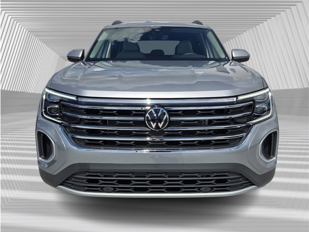 2026 Volkswagen Atlas SE photo 2
