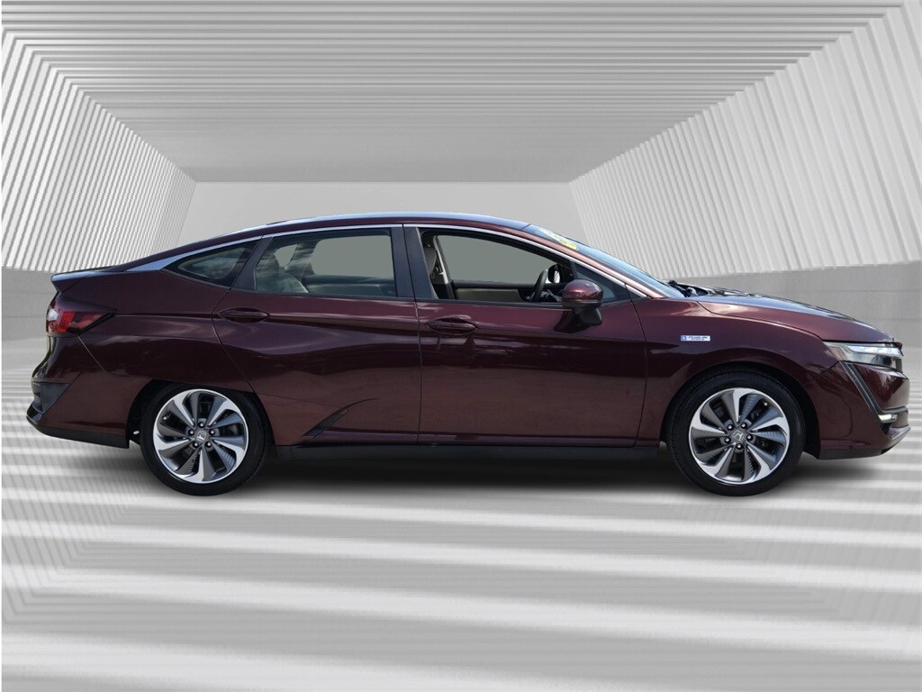 2018 Honda Clarity Plug-In Hybrid photo 2