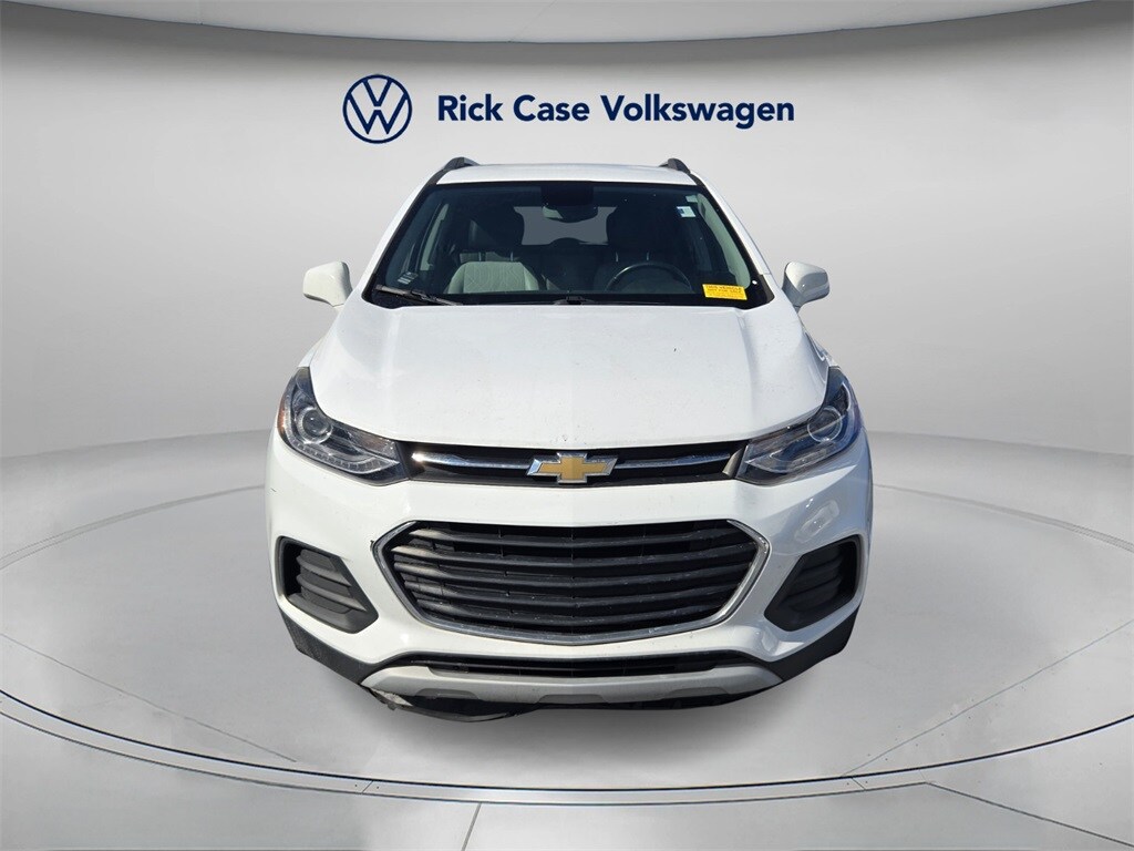 2019 Chevrolet Trax LT photo 2