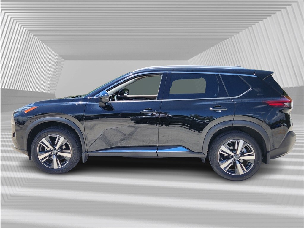 2023 Nissan Rogue Platinum photo 2