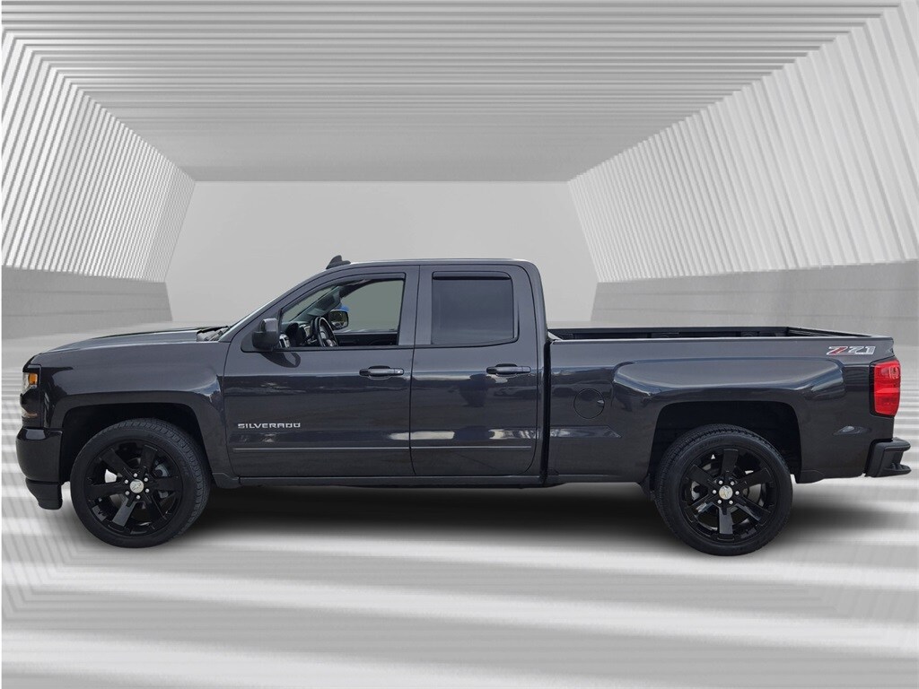 2016 Chevrolet Silverado 1500 LT photo 3