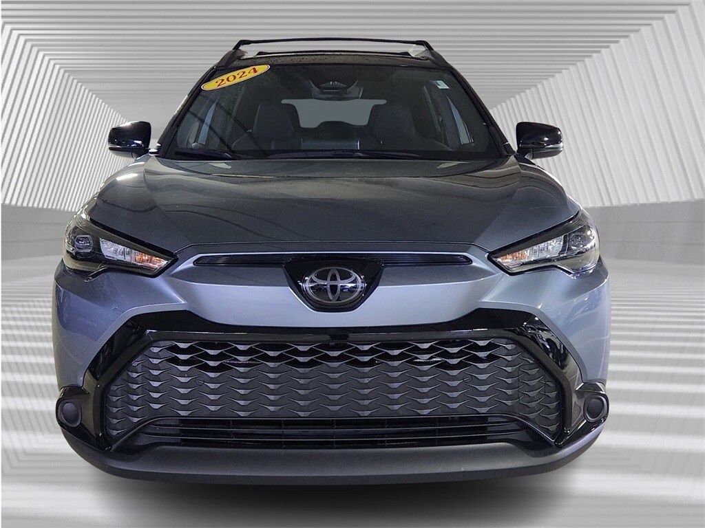 2024 Toyota Corolla Cross Hybrid Nightshade Edition photo 4