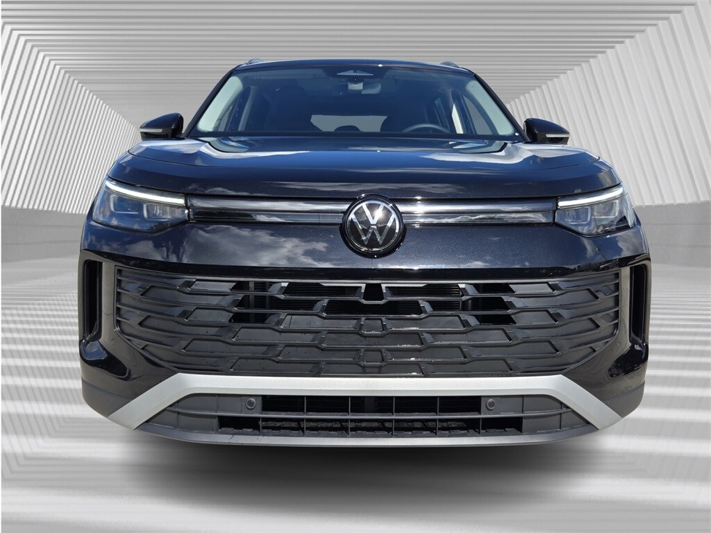 2026 Volkswagen Tiguan SE photo 2