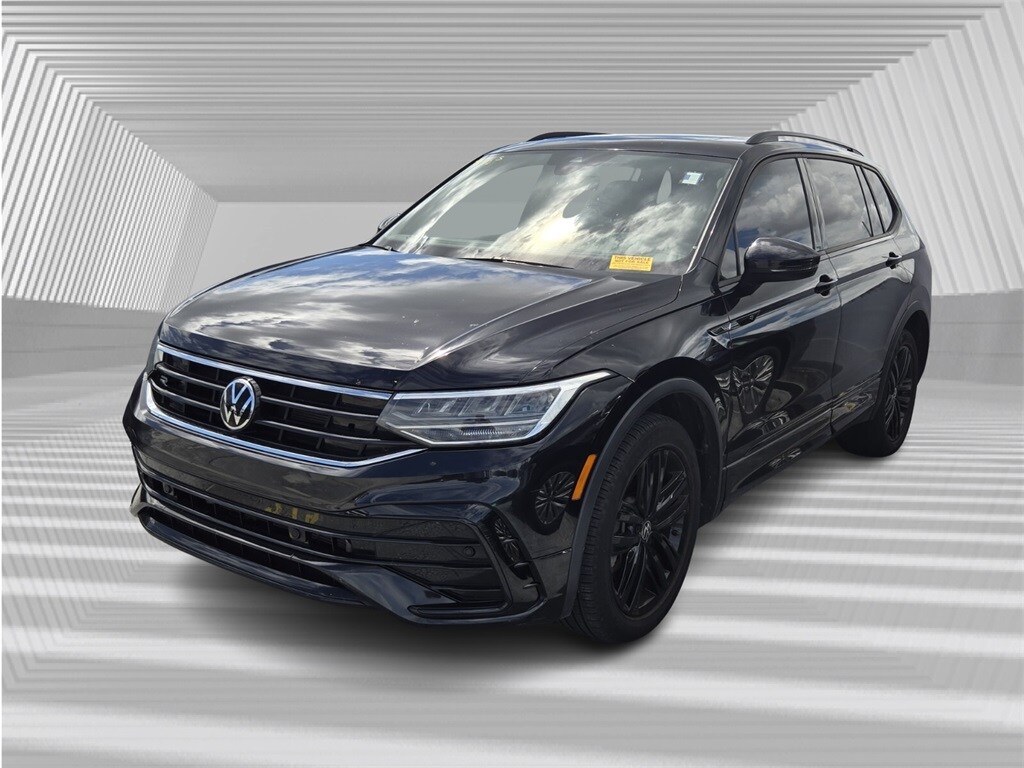 2022 Volkswagen Tiguan SE R-Line Black photo 2