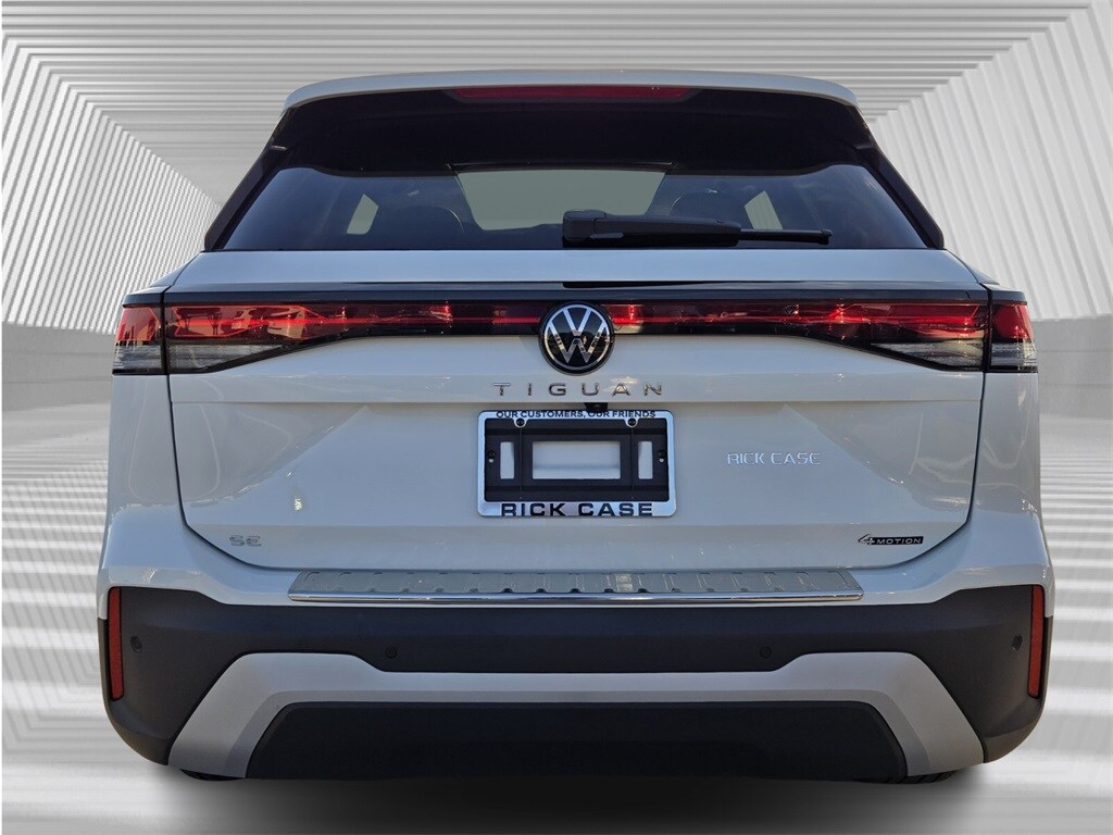 2026 Volkswagen Tiguan SE photo 3