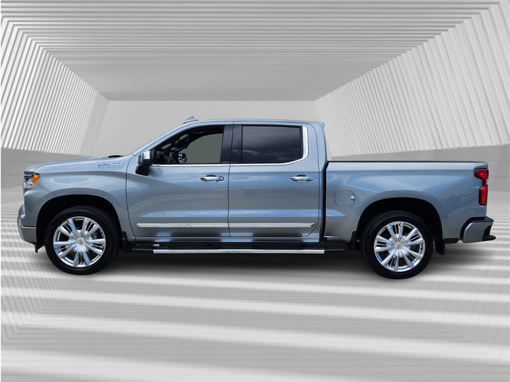 2024 Chevrolet Silverado 1500 High Country photo 3