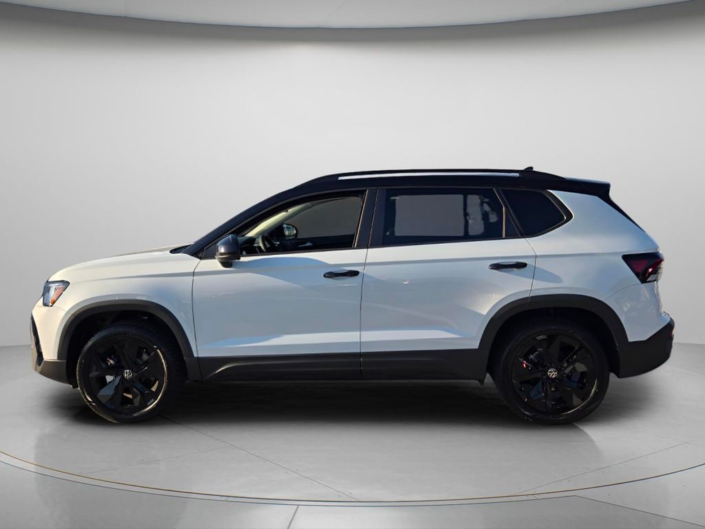 New 2026 Volkswagen Taos 1.5T SE Black SUV
