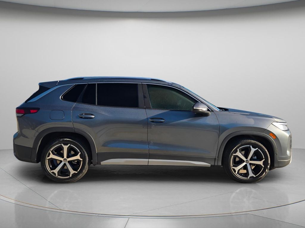New 2026 Volkswagen Tiguan SE SUV
