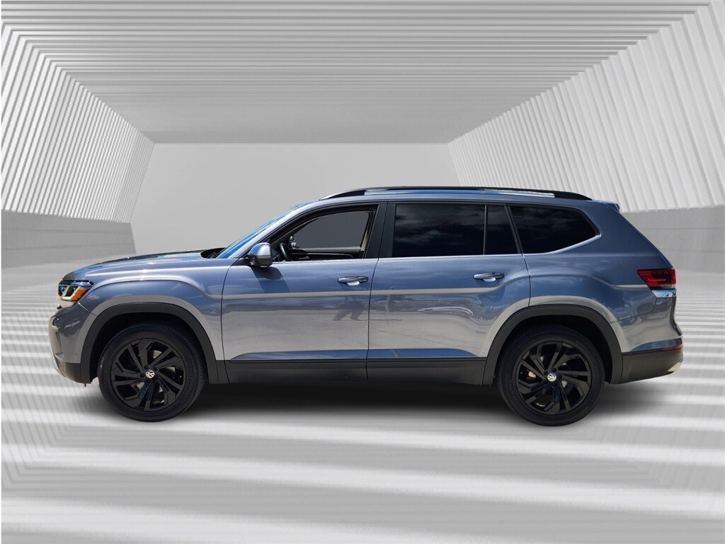 2022 Volkswagen Atlas SE Technology photo 2