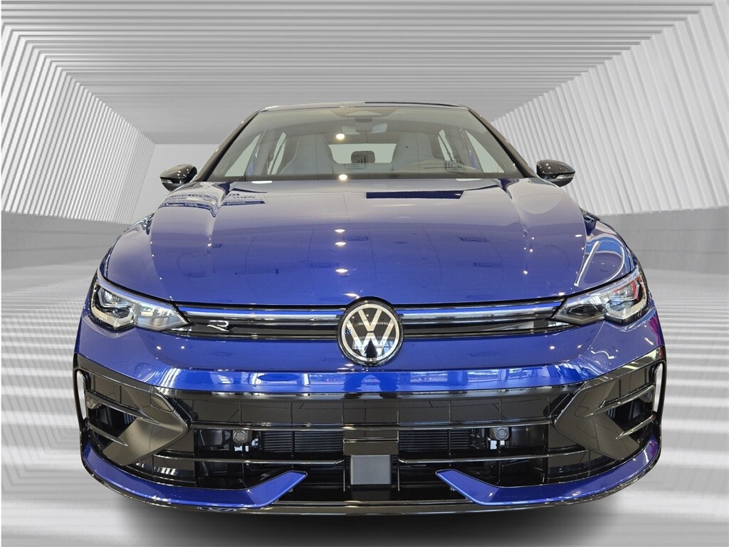 2026 Volkswagen Golf R 2.0 TSI photo 2