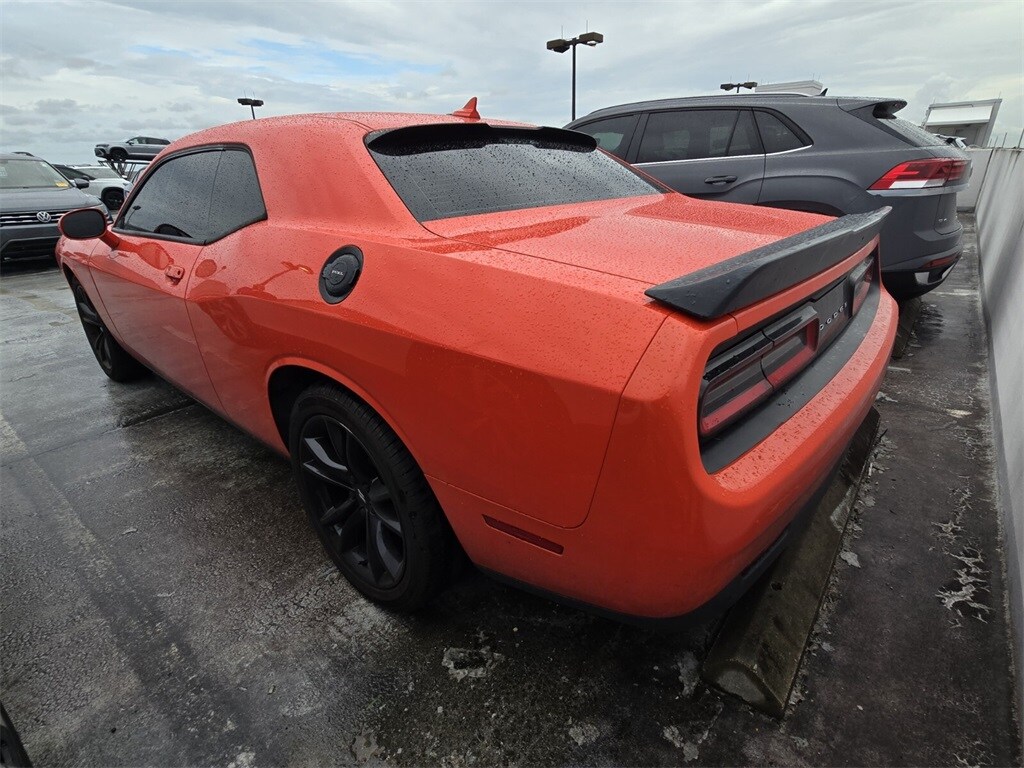 2018 Dodge Challenger SXT photo 4
