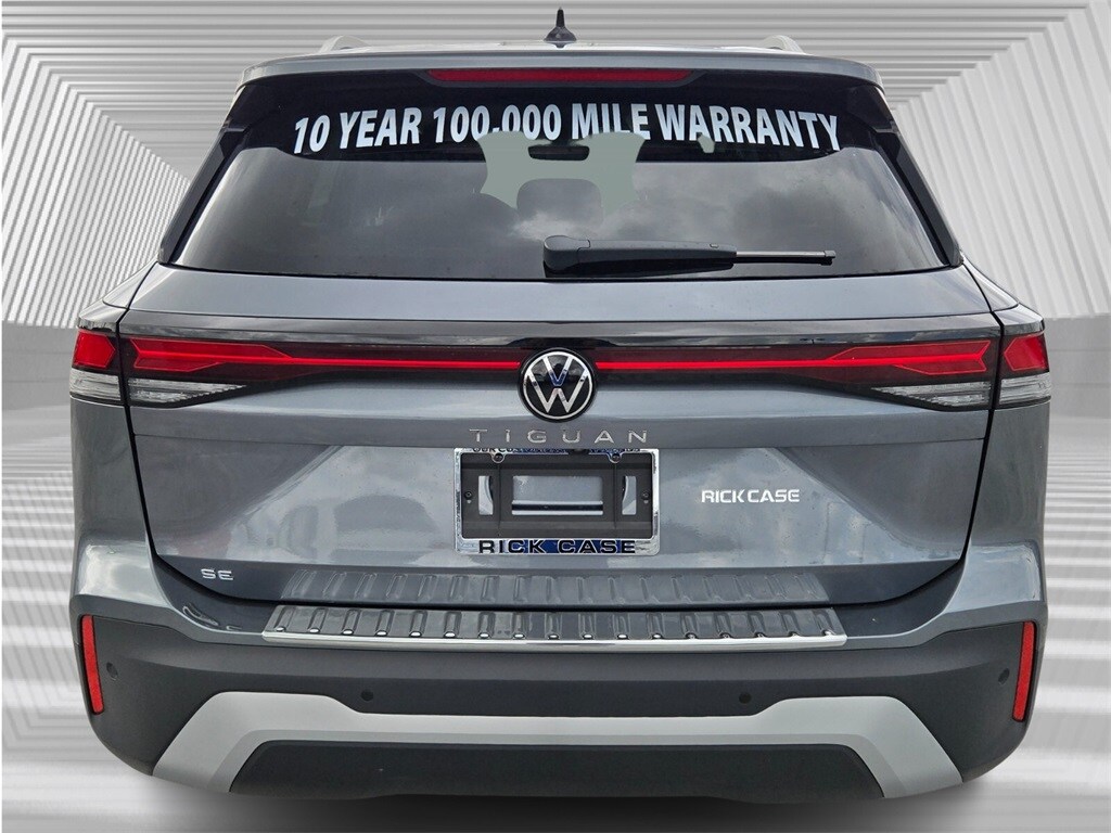 2026 Volkswagen Tiguan SE photo 3
