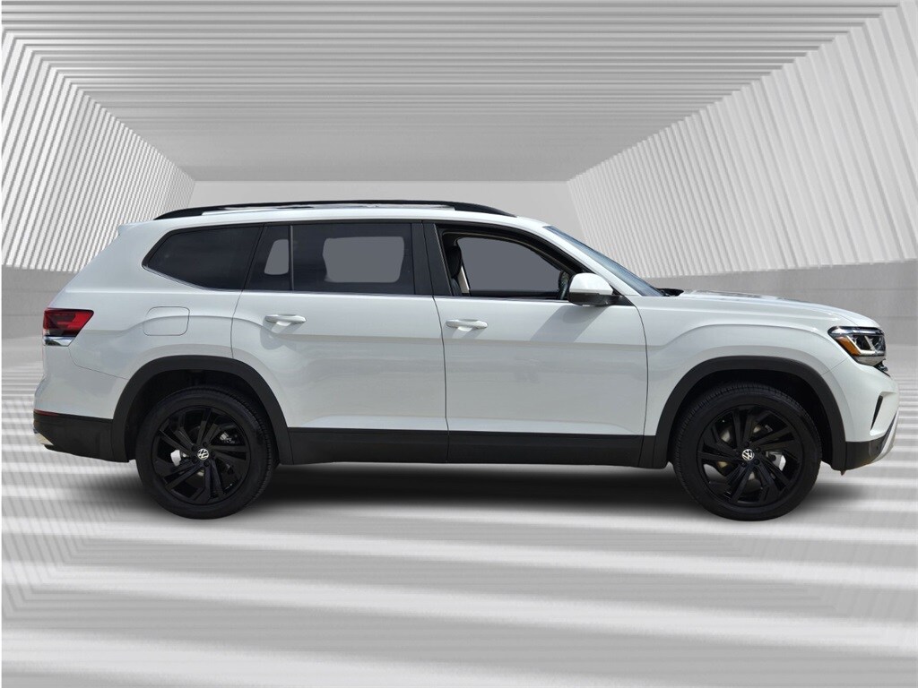 2023 Volkswagen Atlas V6 SE Technology photo 2