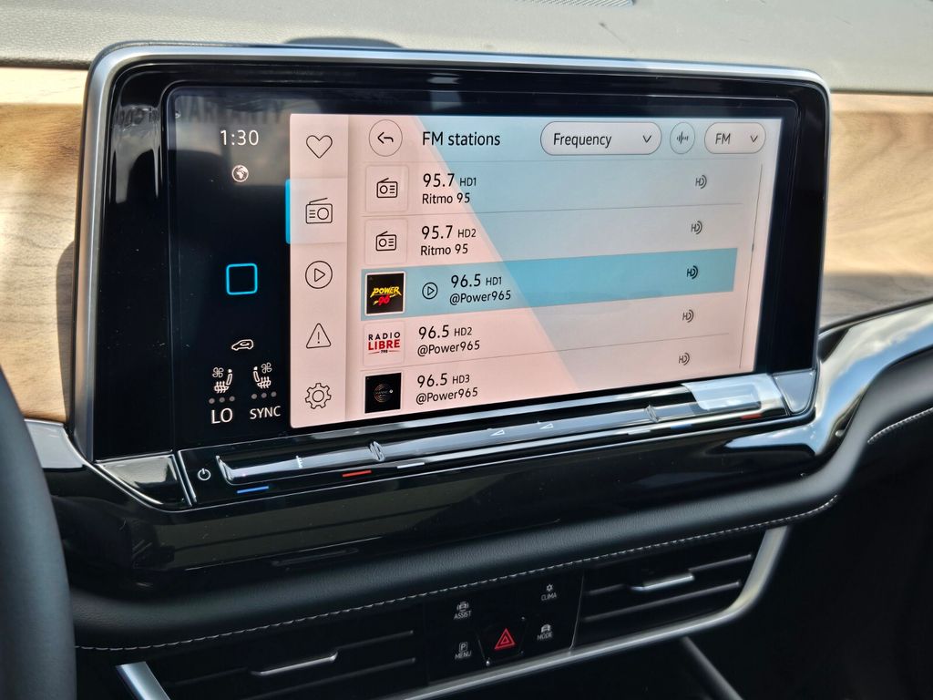 2026 Volkswagen Atlas SE w/Tech - Photo 8