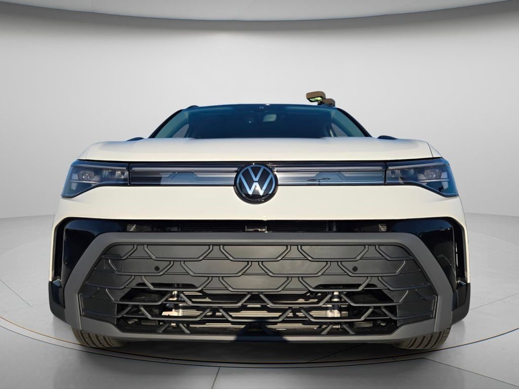 New 2026 Volkswagen Taos 1.5T SE Black SUV
