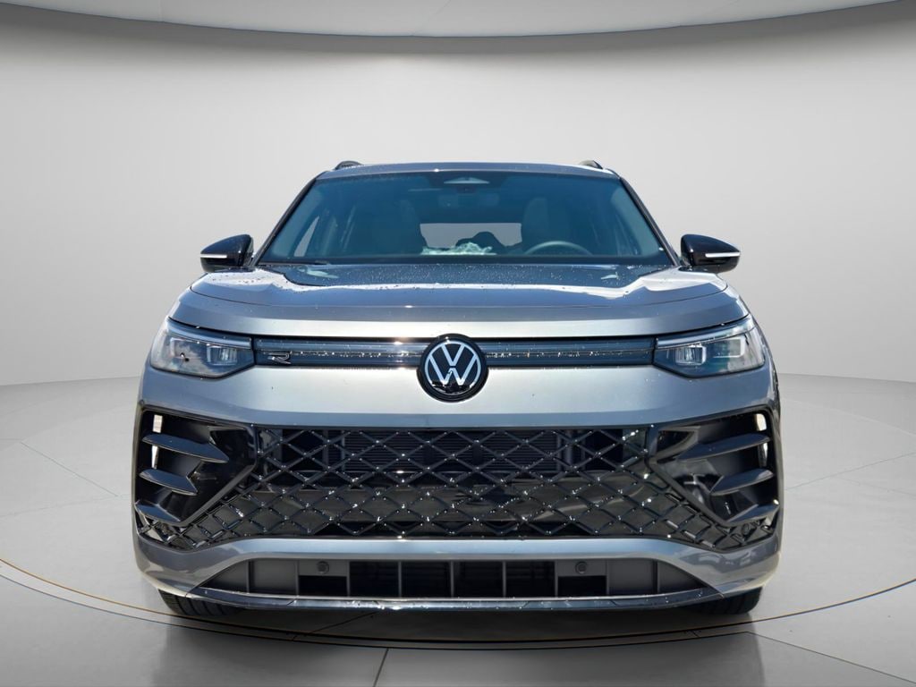 New 2026 Volkswagen Tiguan SE R-Line Black SUV