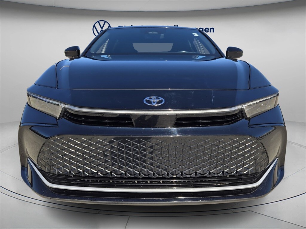 2023 Toyota Crown XLE photo 4