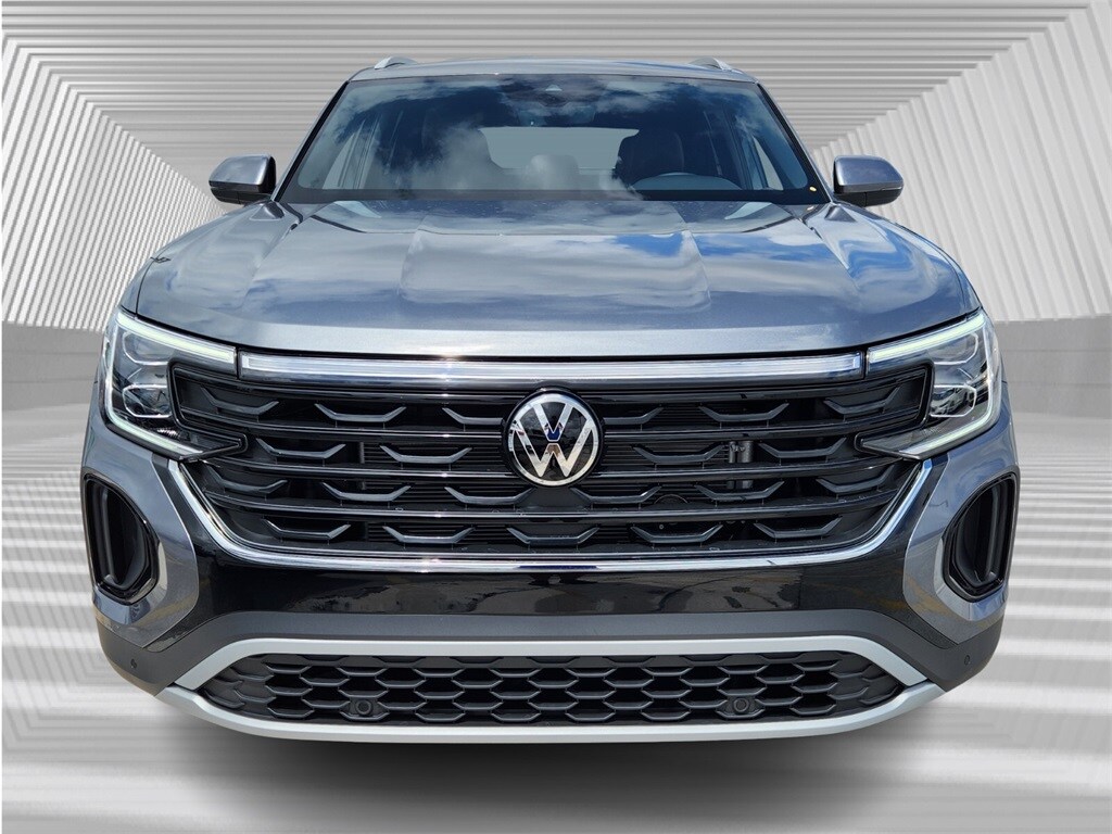 2025 Volkswagen Atlas Cross Sport SE Technology photo 3