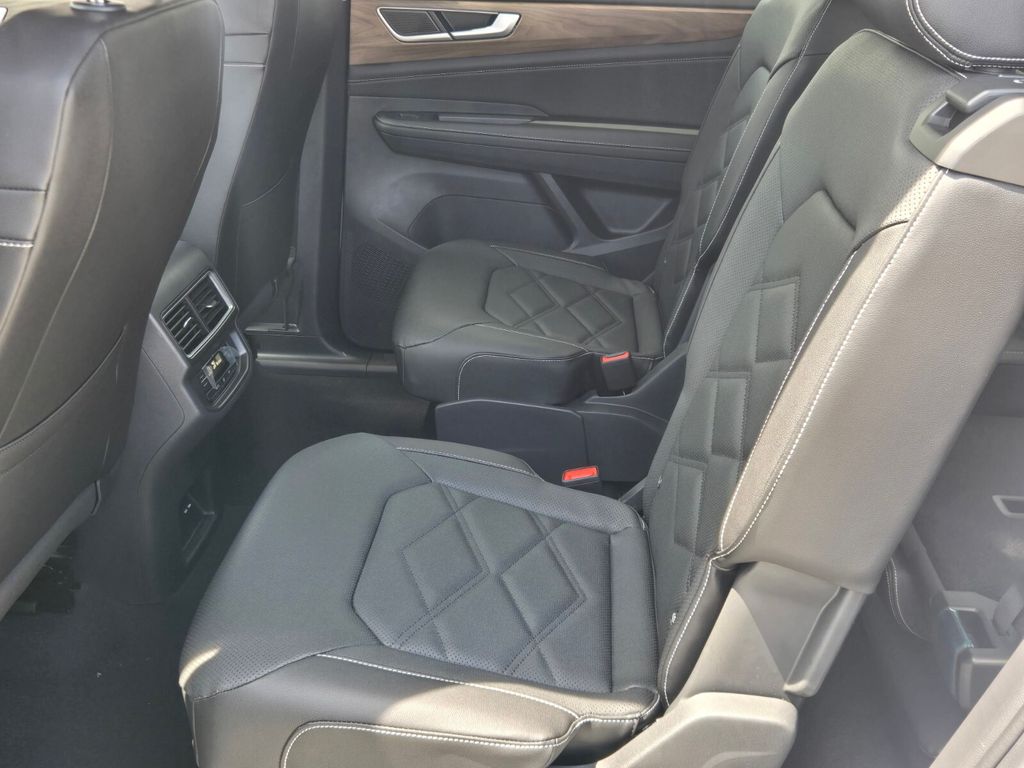 2026 Volkswagen Atlas SE w/Tech - Photo 8
