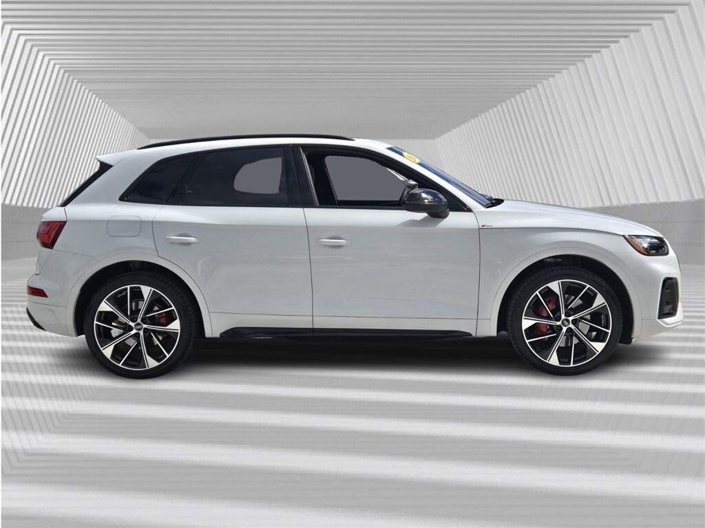 2024 Audi SQ5 Premium Plus photo 2