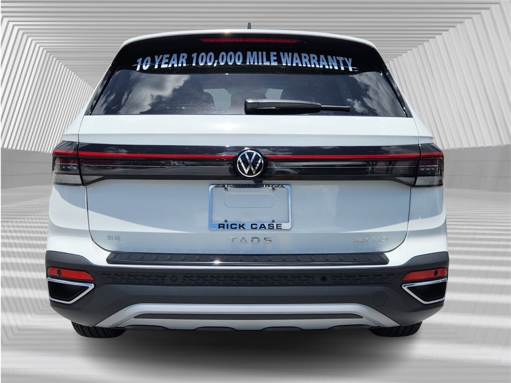 2025 Volkswagen Taos SE photo 4
