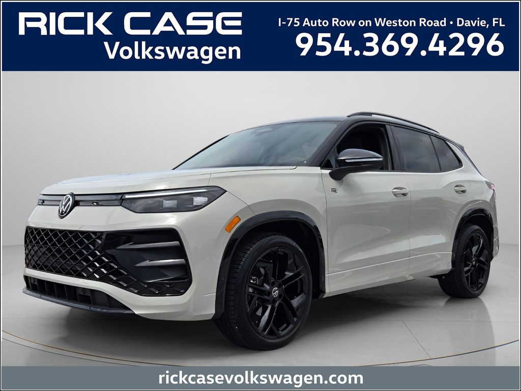 2026 Volkswagen Tiguan 2.0T SE R-Line Black's photo